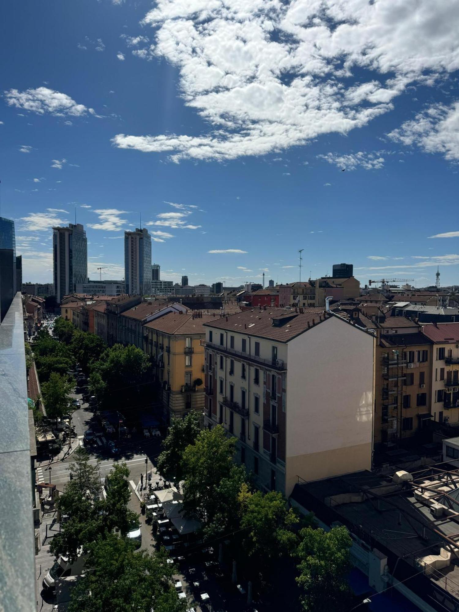 Appartamento Isola- Attico Con Balcone Milan Exterior photo