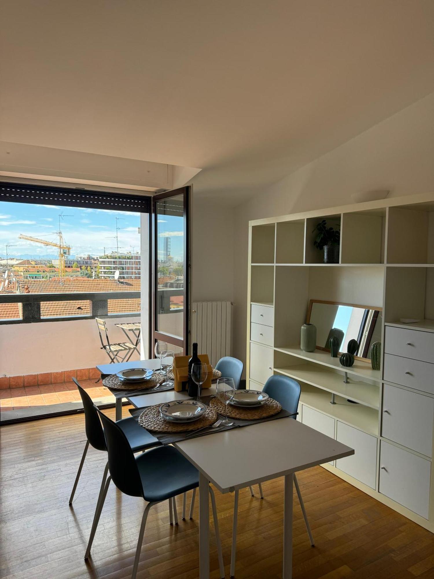 Appartamento Isola- Attico Con Balcone Milan Exterior photo